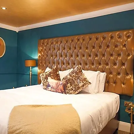 The At Bardons Kilcullen