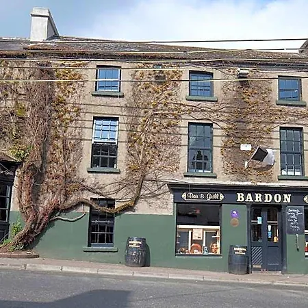 The At Bardons Hotel
