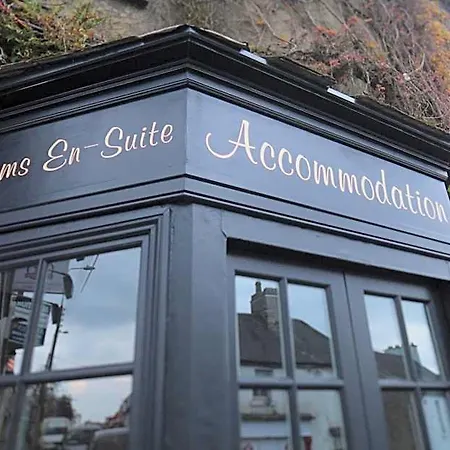 The At Bardons Hotel