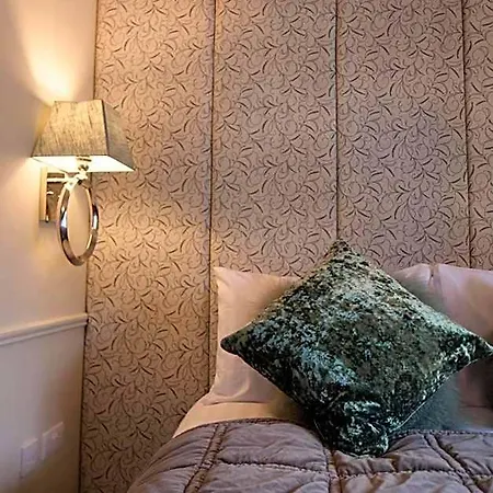 Hotel The At Bardons